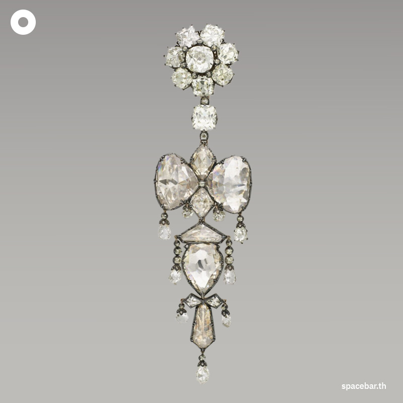 PhotoStory-เข็มกลัดโบราณที่รู้จักกันในชื่อ “เข็มกลัดพระบรมสารีริกธาตุ (Reliquary brooch)”